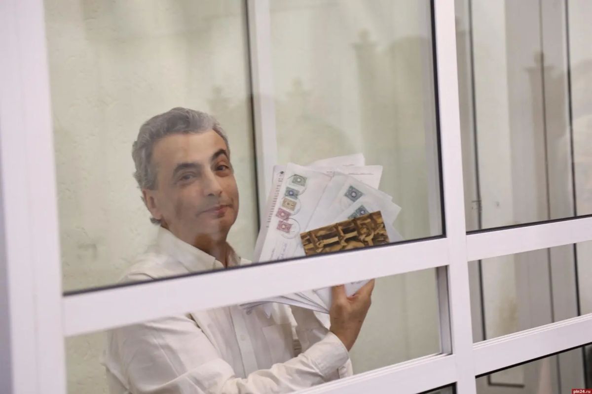 Чем запомнился Лев Шлосберг*?