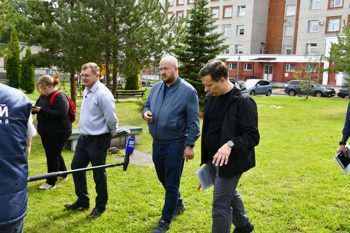 Елкин Борис: Друзья, я понимаю вашу тревогу, когда в центре города начинают пилить деревья Елкин Борис: Друзья, я понимаю вашу тревогу, когда в центре города начинают пилить деревья