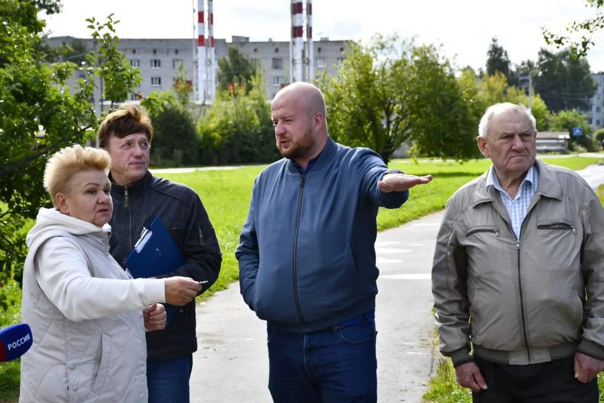 Елкин Борис: С депутатами Псковской городской Думы Григорием Стороненковым и Евгением Васильевым провёл рабочий выезд по округу № 12 Елкин Борис: С депутатами Псковской городской Думы Григорием Стороненковым и Евгением Васильевым провёл рабочий выезд по округу № 12