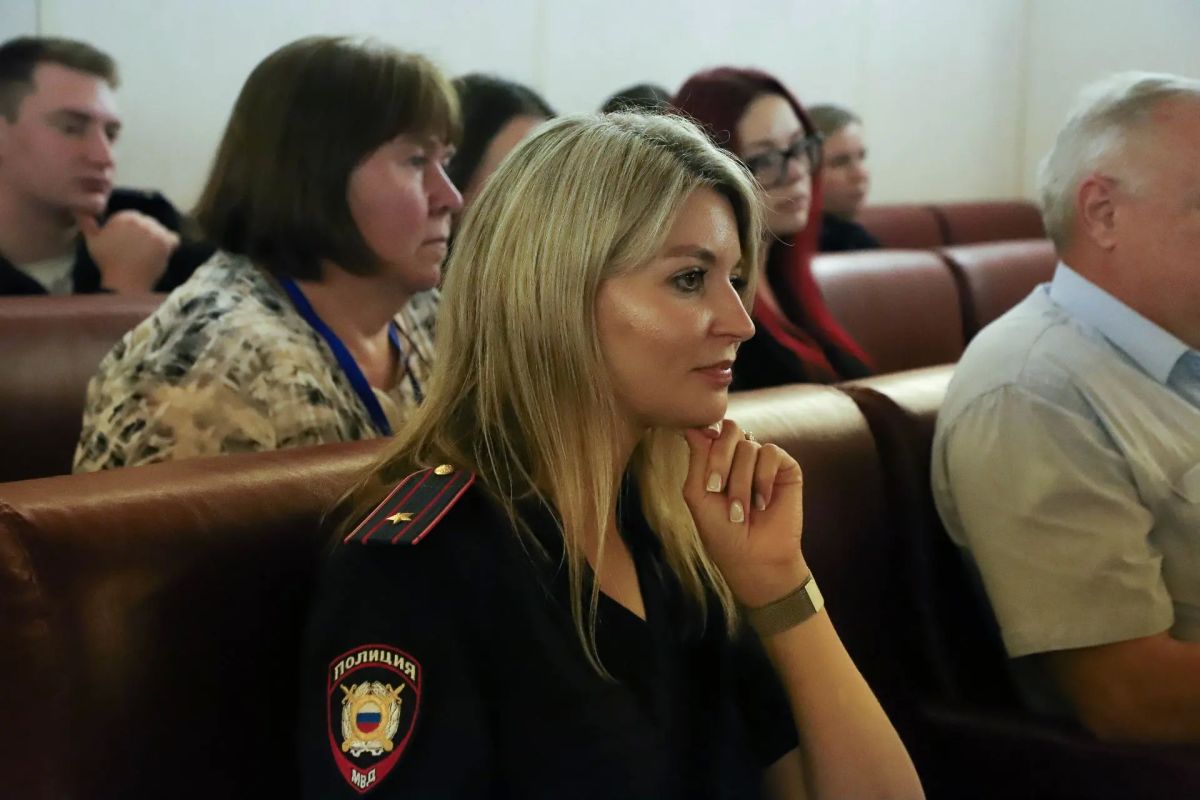 В Управлении МВД России по Псковской области прошли занятия для личного состава в рамках Единого дня государственно-правового информирования В Управлении МВД России по Псковской области прошли занятия для личного состава в рамках Единого дня государственно-правового информирования