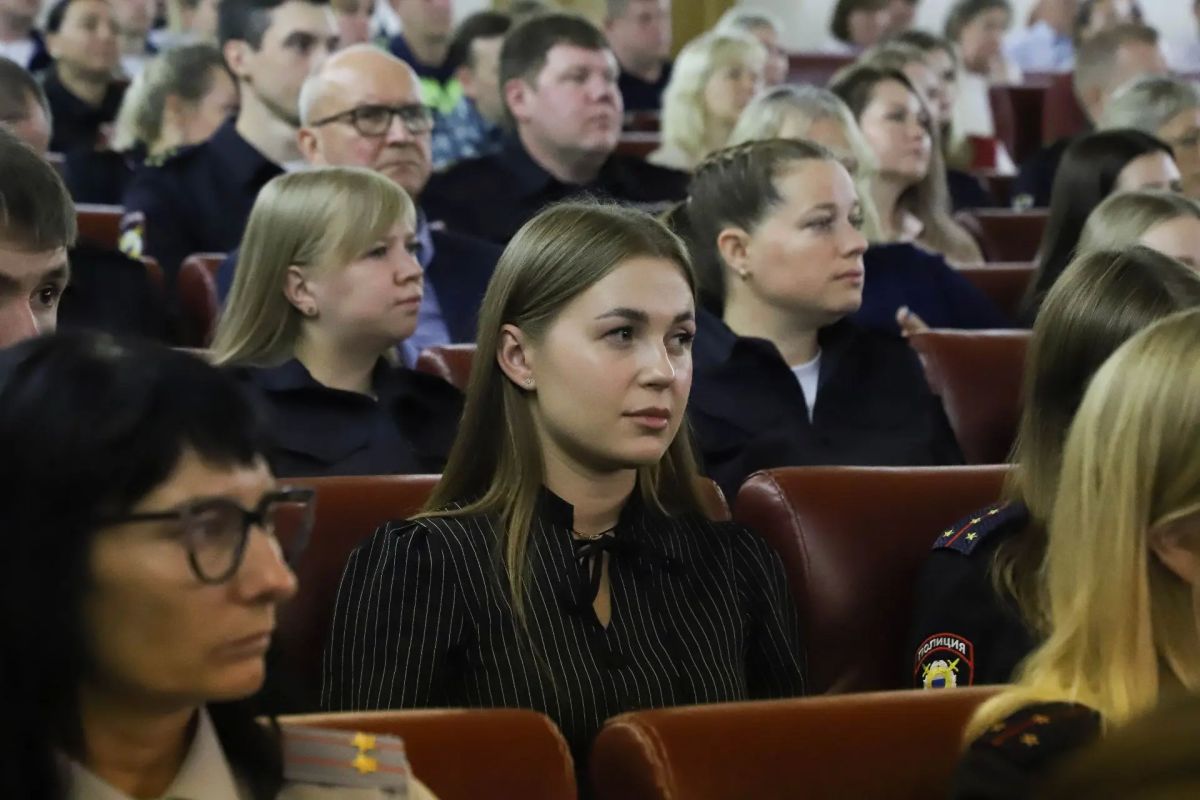 В Управлении МВД России по Псковской области прошли занятия для личного состава в рамках Единого дня государственно-правового информирования В Управлении МВД России по Псковской области прошли занятия для личного состава в рамках Единого дня государственно-правового информирования