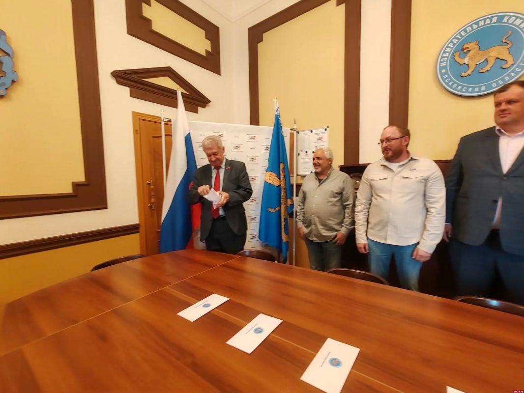 Определены номера партий в бюллетене на выборах в Заксобрание Псковской области Определены номера партий в бюллетене на выборах в Заксобрание Псковской области