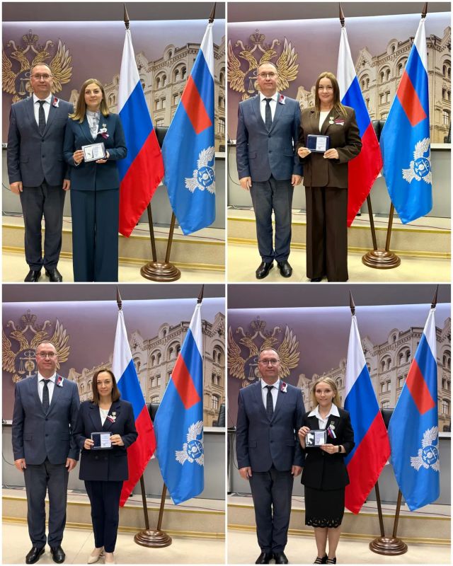 День Государственного флага Российской Федерации — один из главных праздников нашей страны, символизирующий единство, гордость и великую историю России День Государственного флага Российской Федерации — один из главных праздников нашей страны, символизирующий единство, гордость и великую историю России