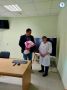 Главный врач Порховской МБ поздравил с юбилеем ио заведующего филиалом «Дновский»