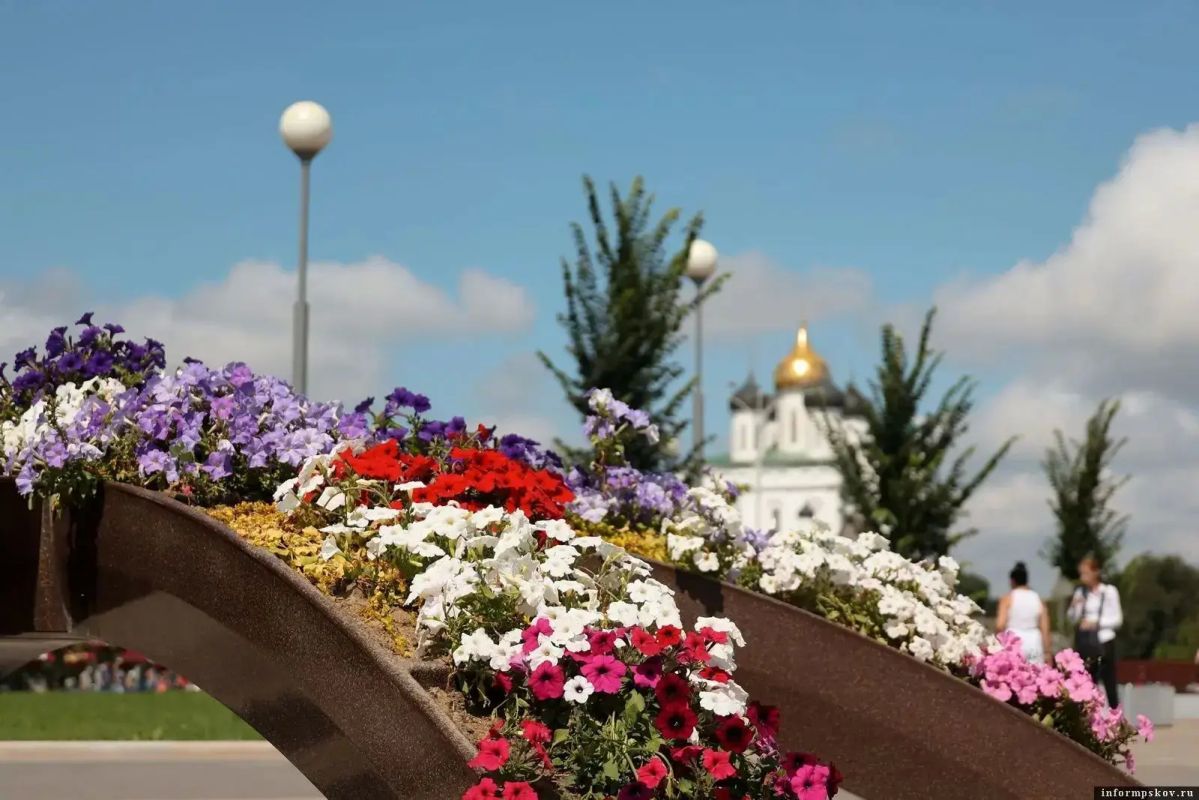 Вера и правда. Сегодня, 22 августа, мы отмечаем День Государственного флага Российской Федерации Вера и правда. Сегодня, 22 августа, мы отмечаем День Государственного флага Российской Федерации