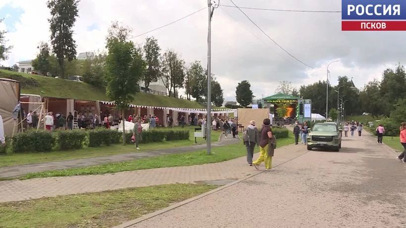 "Россия начинается здесь": в Пскове открывается выставка к 82-летию региона