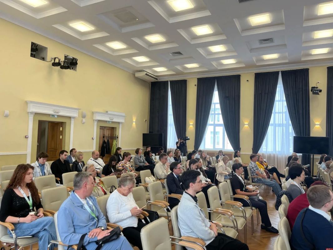 Секреты жизнедеятельности растений: в ПсковГУ открылся V Международный симпозиум по редокс-биологии Секреты жизнедеятельности растений: в ПсковГУ открылся V Международный симпозиум по редокс-биологии