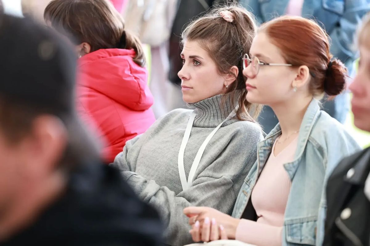 Министр молодежной политики Псковской области Дмитрий Яковлев встретился с участниками патриотического форума-фестиваля «Россия начинается здесь» Министр молодежной политики Псковской области Дмитрий Яковлев встретился с участниками патриотического форума-фестиваля «Россия начинается здесь»