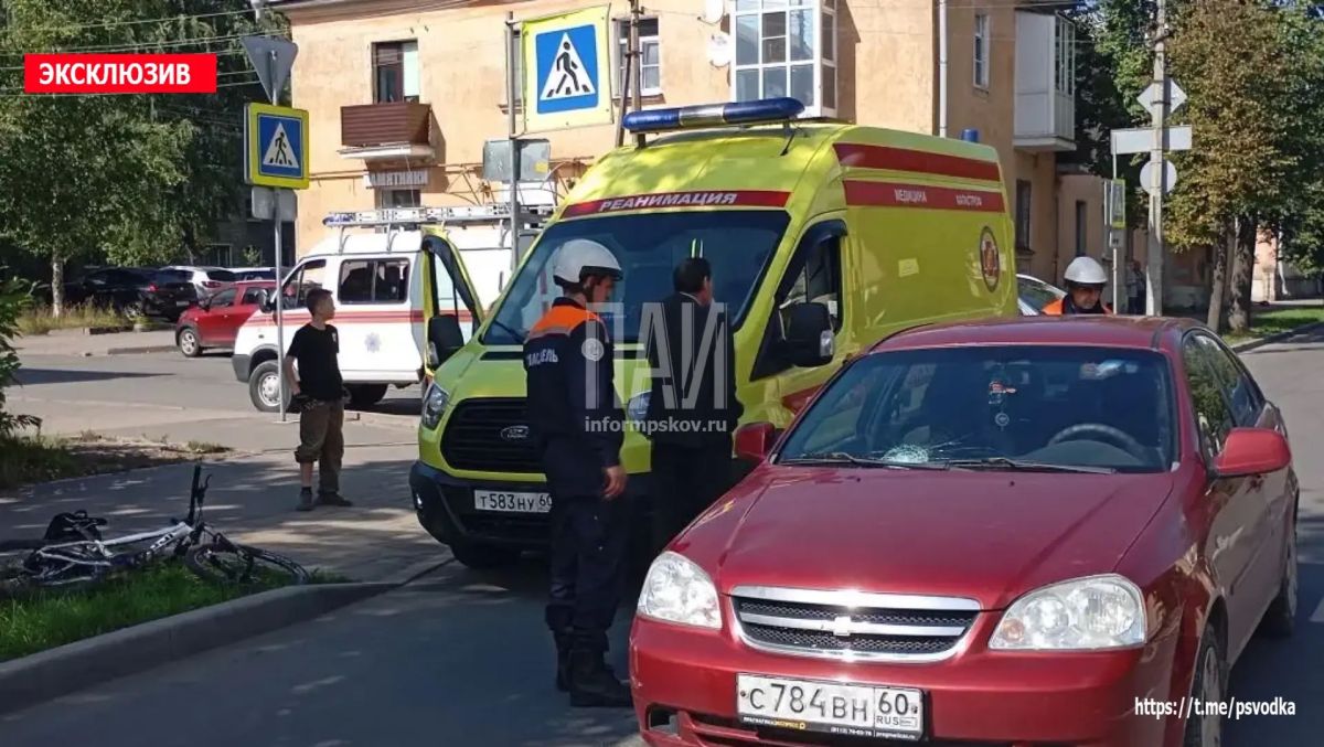 В Пскове, на улице Максима Горького В Пскове, на улице Максима Горького
