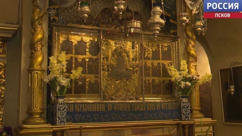Псково-Печерский монастырь готовится к Успению Пресвятой Богородицы Псково-Печерский монастырь готовится к Успению Пресвятой Богородицы