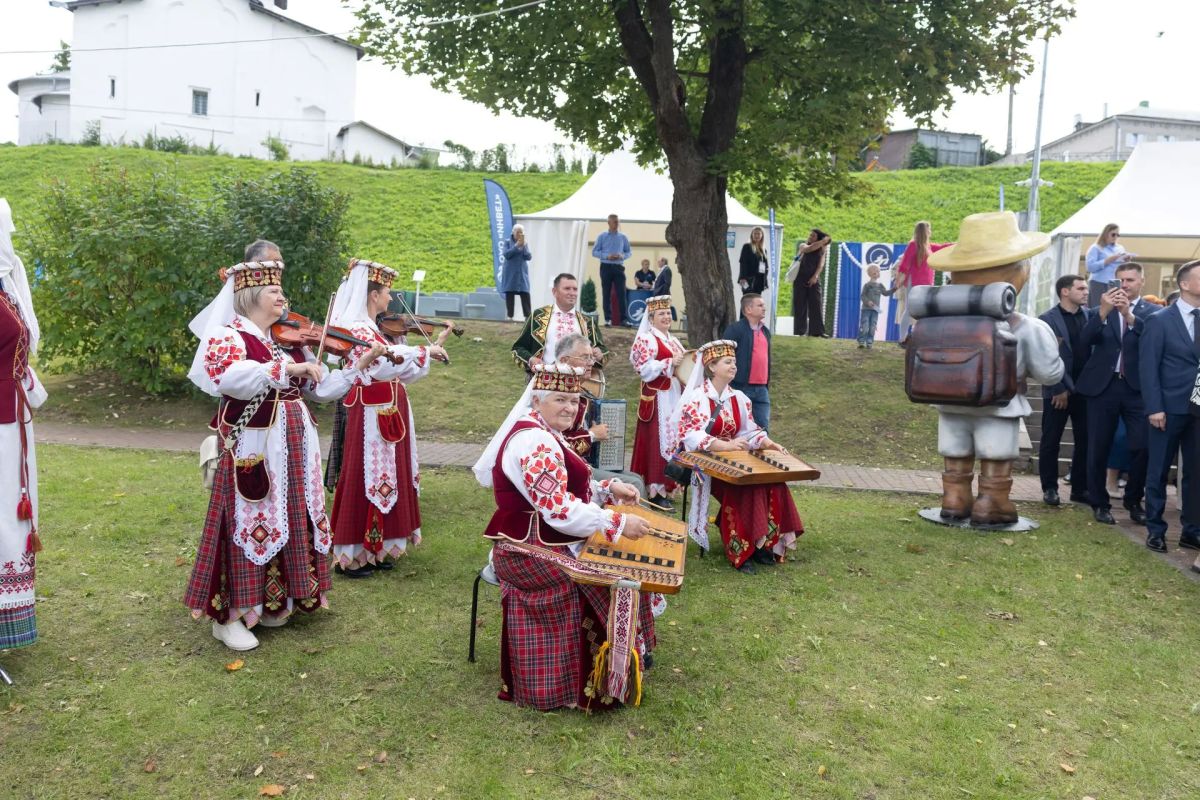 В Финском парке Пскова проходят Дни Витебской области В Финском парке Пскова проходят Дни Витебской области