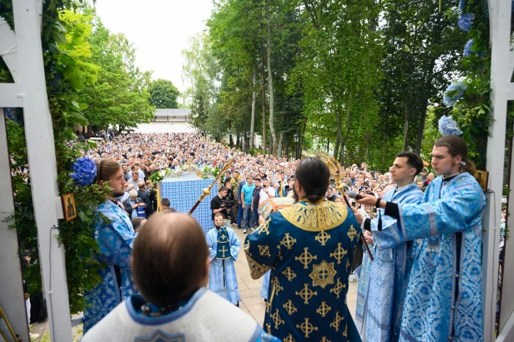 Митрополит Псковский и Порховский Матфей совершил Божественную литургию в Псково-Печерском монастыре сегодня, 28 августа 2026 года, в празднование Успения Пресвятой Богородицы Митрополит Псковский и Порховский Матфей совершил Божественную литургию в Псково-Печерском монастыре сегодня, 28 августа 2026 года, в празднование Успения Пресвятой Богородицы