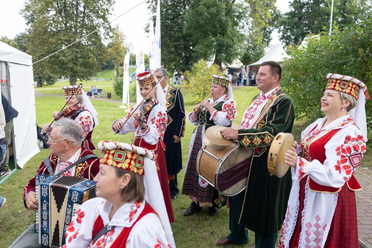 В Финском парке Пскова проходят Дни Витебской области В Финском парке Пскова проходят Дни Витебской области