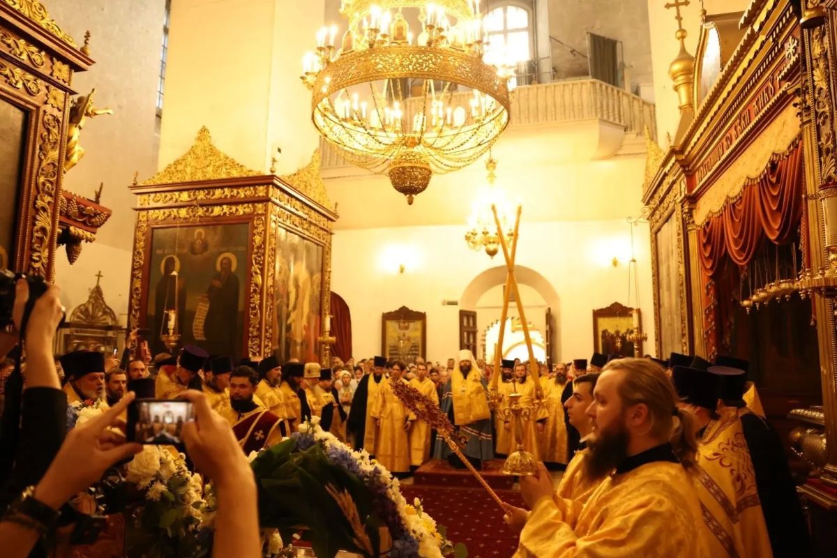 Мощи святителя Спиридона Тримифунтского прибыли в Псков Мощи святителя Спиридона Тримифунтского прибыли в Псков