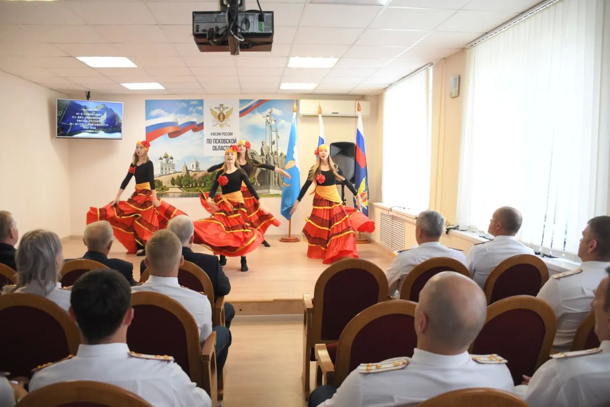 В УФСИН России по Псковской области торжественно отметили 82-ю годовщину со дня образования уголовно-исполнительной системы региона В УФСИН России по Псковской области торжественно отметили 82-ю годовщину со дня образования уголовно-исполнительной системы региона