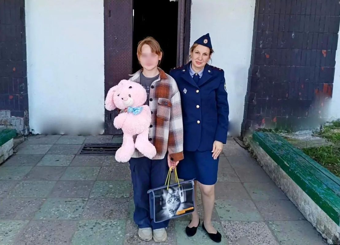 Добро по традиции: сотрудники УИИ и ИЦ-1 помогли детям подготовиться к новому учебному году Добро по традиции: сотрудники УИИ и ИЦ-1 помогли детям подготовиться к новому учебному году