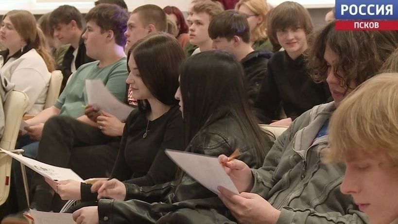 В Псковской области 60% девятиклассников уходят в колледжи