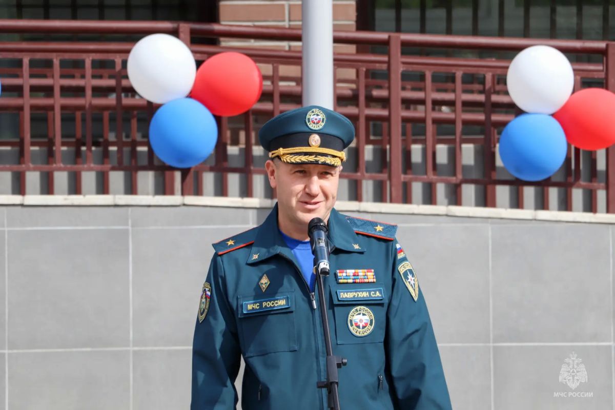 Торжественная линейка в МБОУ «Гимназия № 29», посвященная Дню знаний Торжественная линейка в МБОУ «Гимназия № 29», посвященная Дню знаний