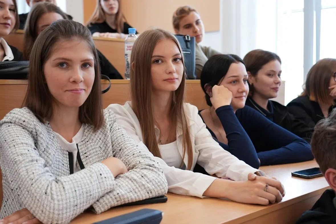 Информирование молодежи . Информирование молодежи .