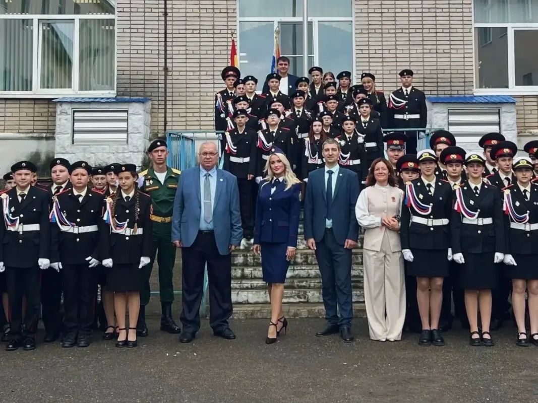 10 кадетских классов Следственного комитета России начали работу в Пскове, Великих Луках и Опочке 10 кадетских классов Следственного комитета России начали работу в Пскове, Великих Луках и Опочке