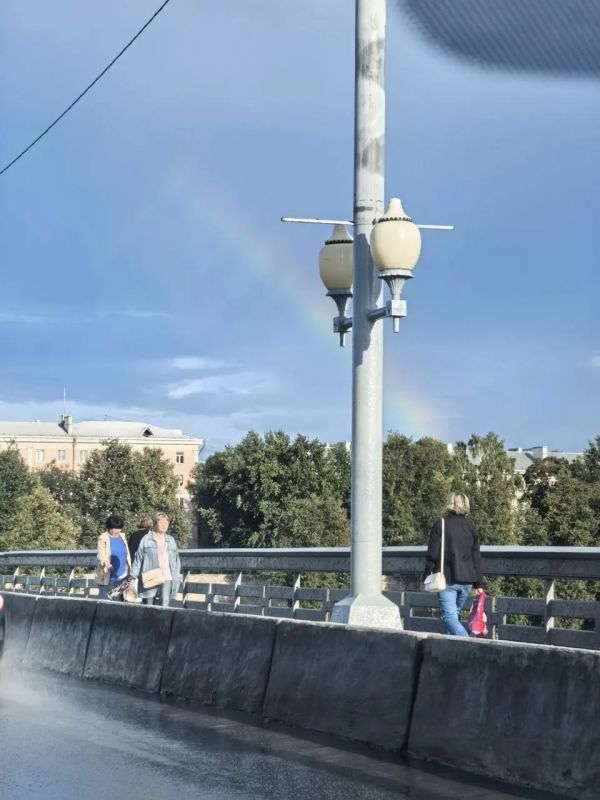 Первая осенняя радуга в Пскове Первая осенняя радуга в Пскове