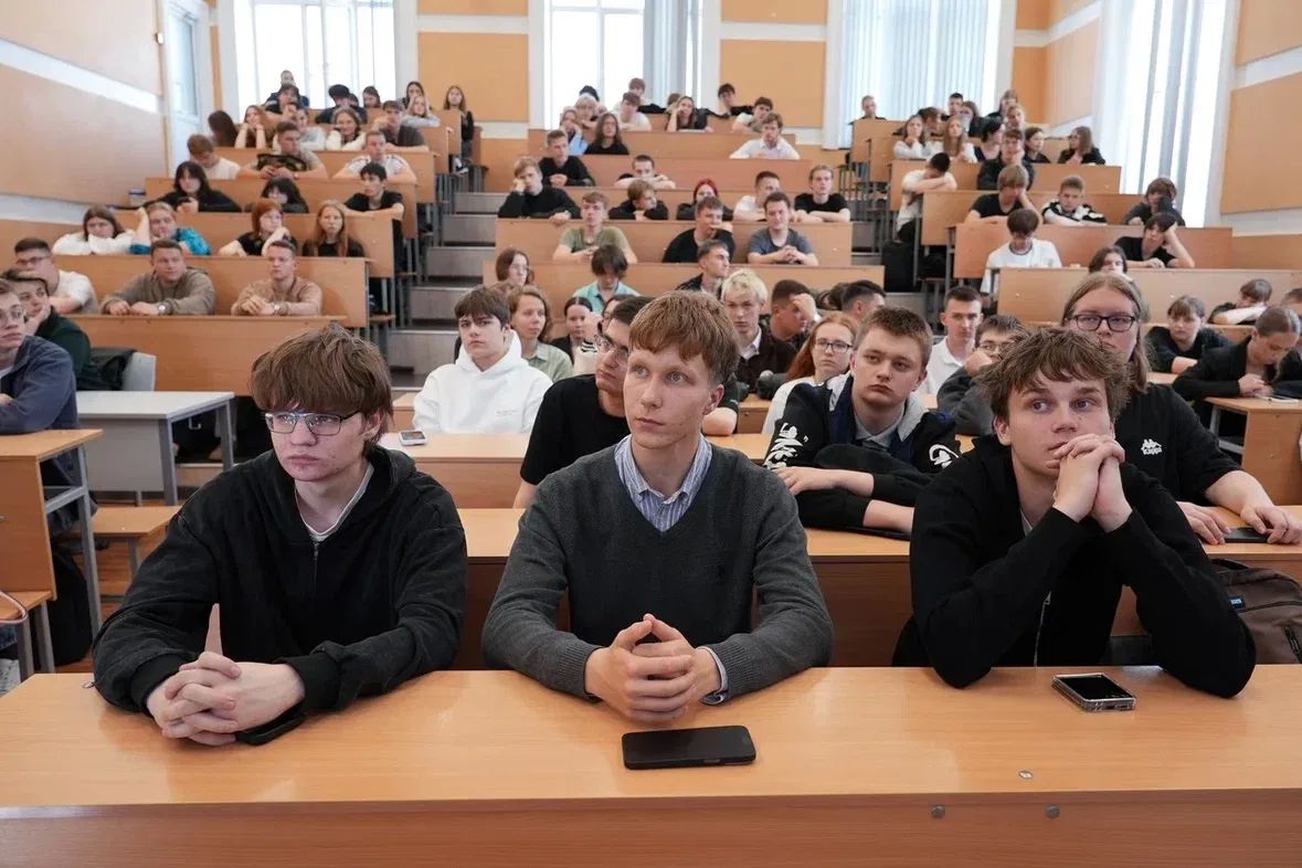 Информирование молодежи . Информирование молодежи .