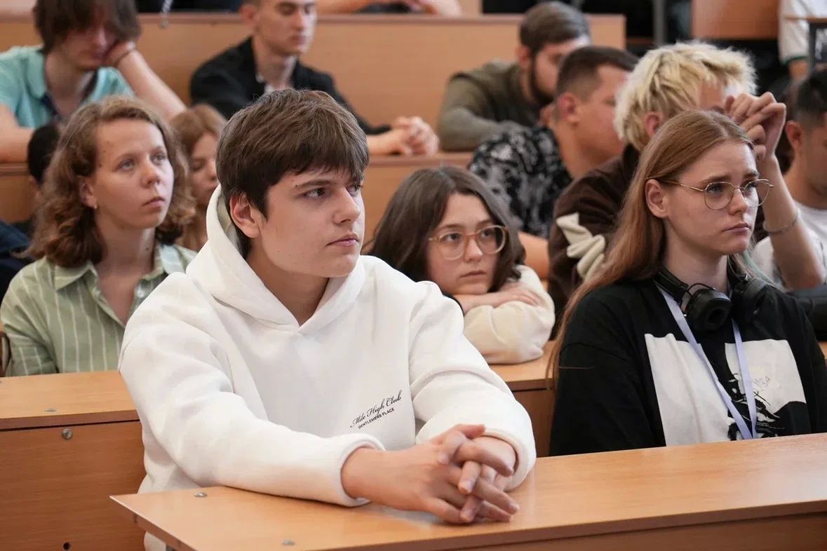 Информирование молодежи . Информирование молодежи .