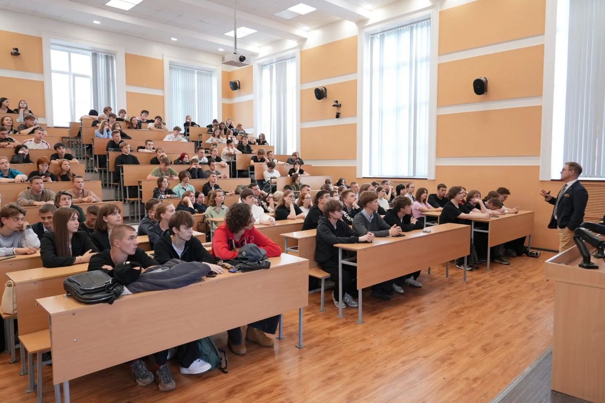 Информирование молодежи . Информирование молодежи .