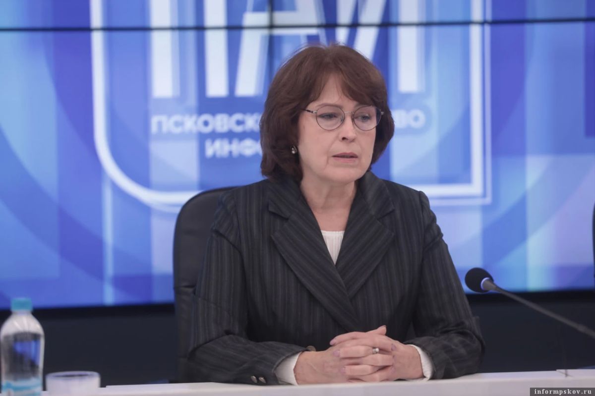 Помощь будущим мамам, трудоустройство подростков и досуг: в Псковской области утверждён план организации помощи семьям и профилактики социального сиротства, план до 2030 года