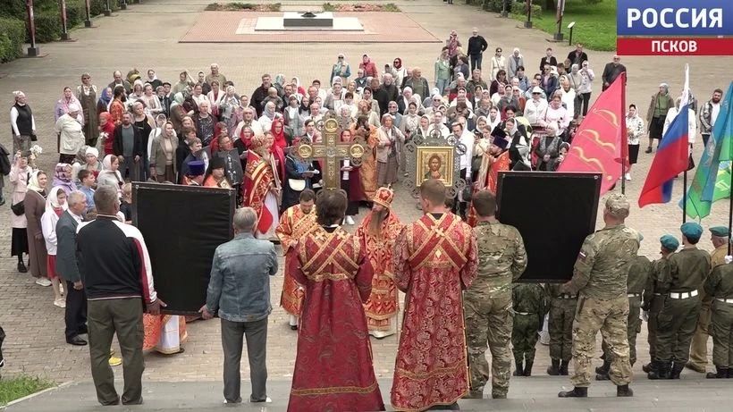 В Великих Луках впервые прошел крестный ход в честь священномучеников и защитников Отечества В Великих Луках впервые прошел крестный ход в честь священномучеников и защитников Отечества