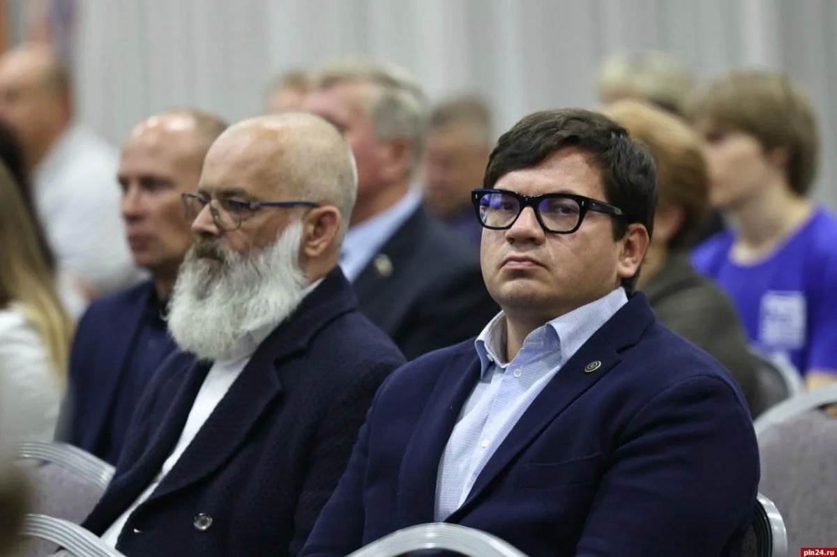 ХХХII конференция реготделения «Единой России», на которой примут Народную программу, проходит в Пскове ХХХII конференция реготделения «Единой России», на которой примут Народную программу, проходит в Пскове