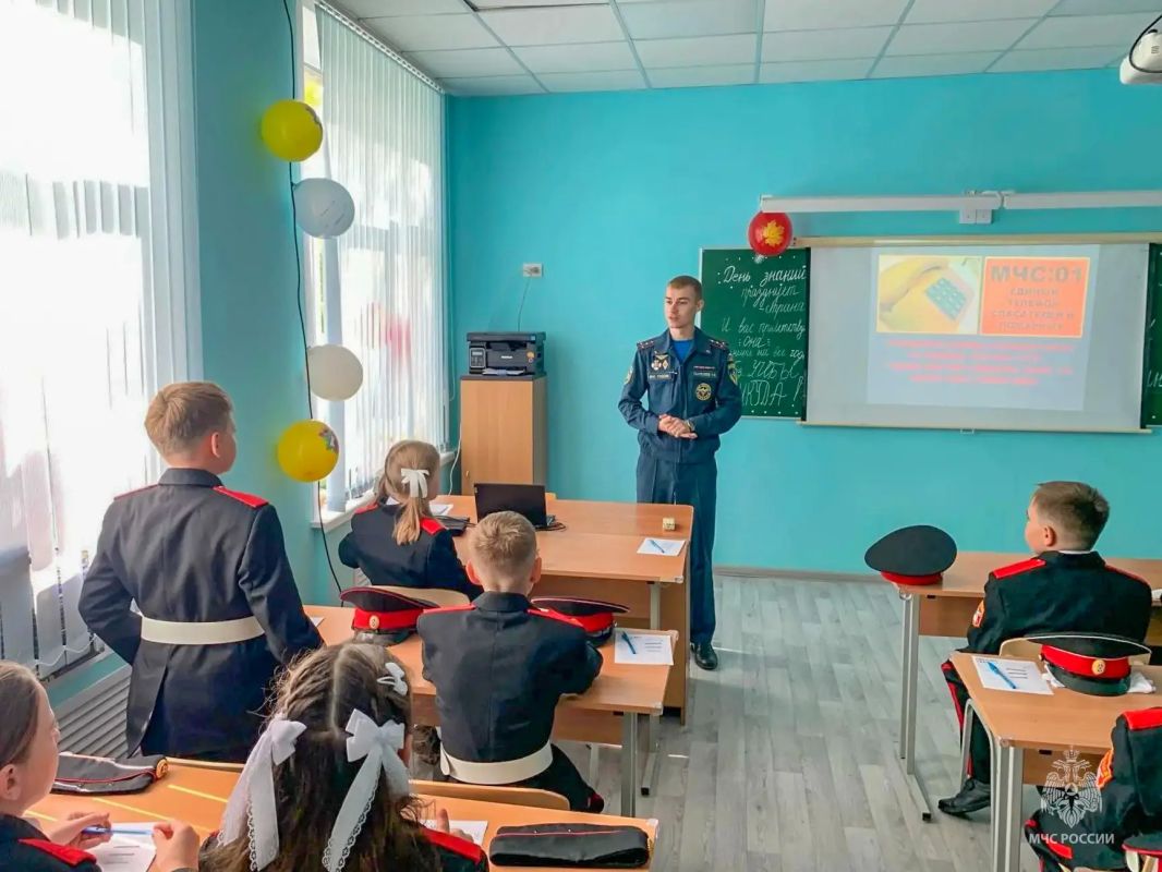 Урок пожарной безопасности для великолукских кадетов Урок пожарной безопасности для великолукских кадетов