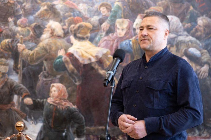 Картину Владимира Серова «Въезд Александра Невского во Псков после Ледового побоища» можно увидеть в Пскове до 9 декабря Картину Владимира Серова «Въезд Александра Невского во Псков после Ледового побоища» можно увидеть в Пскове до 9 декабря