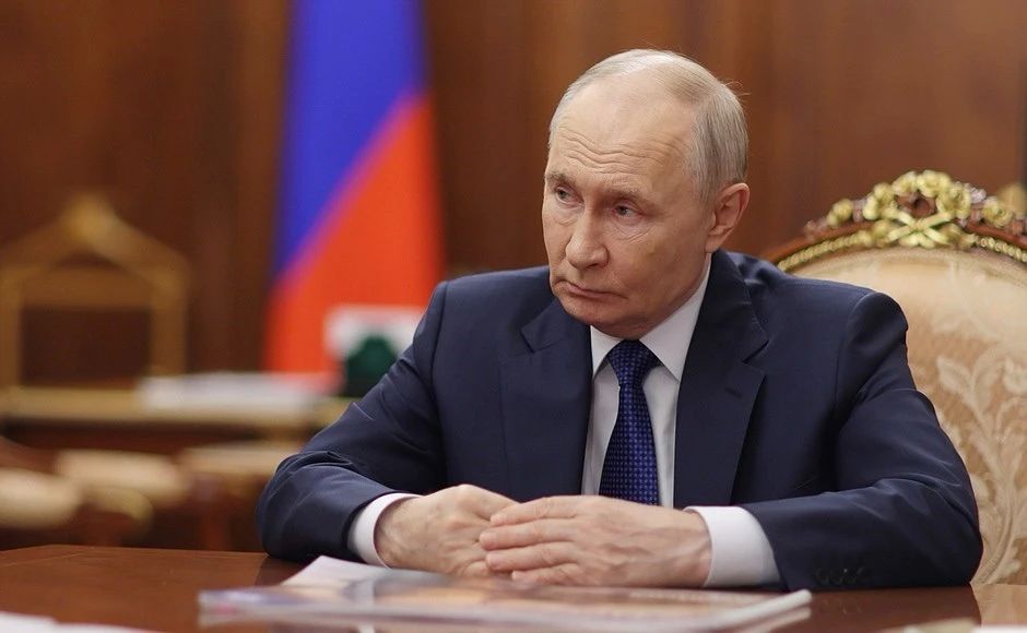 Елкин Борис: Президент Российской Федерации Владимир Путин провёл встречу с Губернатором Псковской области Михаилом Ведерниковым — в ходе беседы Михаил Юрьевич представил доклад о социальноэкономическом развитии области Елкин Борис: Президент Российской Федерации Владимир Путин провёл встречу с Губернатором Псковской области Михаилом Ведерниковым — в ходе беседы Михаил Юрьевич представил доклад о социальноэкономическом развитии области