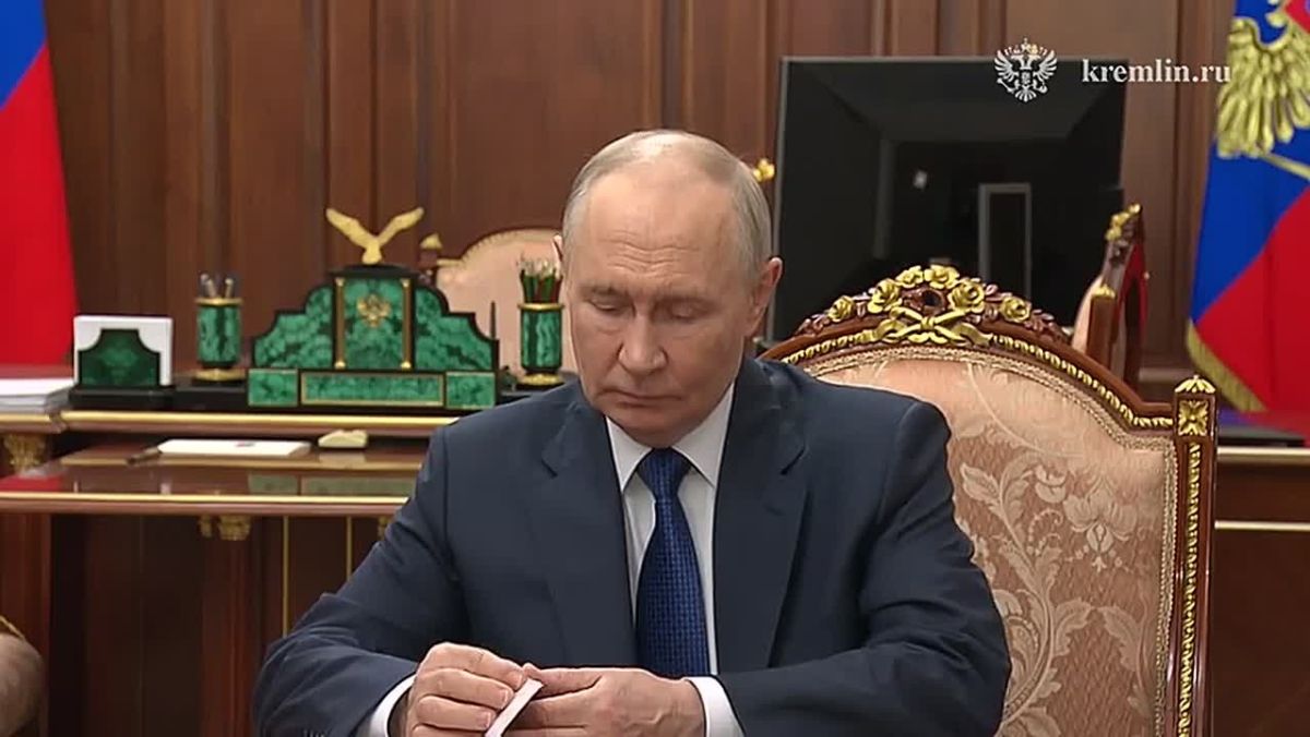 Владимир Путин встретился с губернатором Псковской области Михаилом Ведерниковым