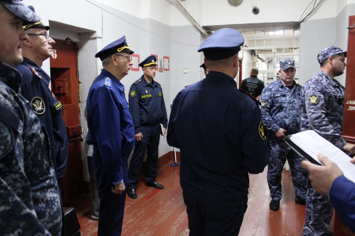 Заместитель прокурора Псковской области и члены ОНК посетили ИК-6 с проверкой Заместитель прокурора Псковской области и члены ОНК посетили ИК-6 с проверкой