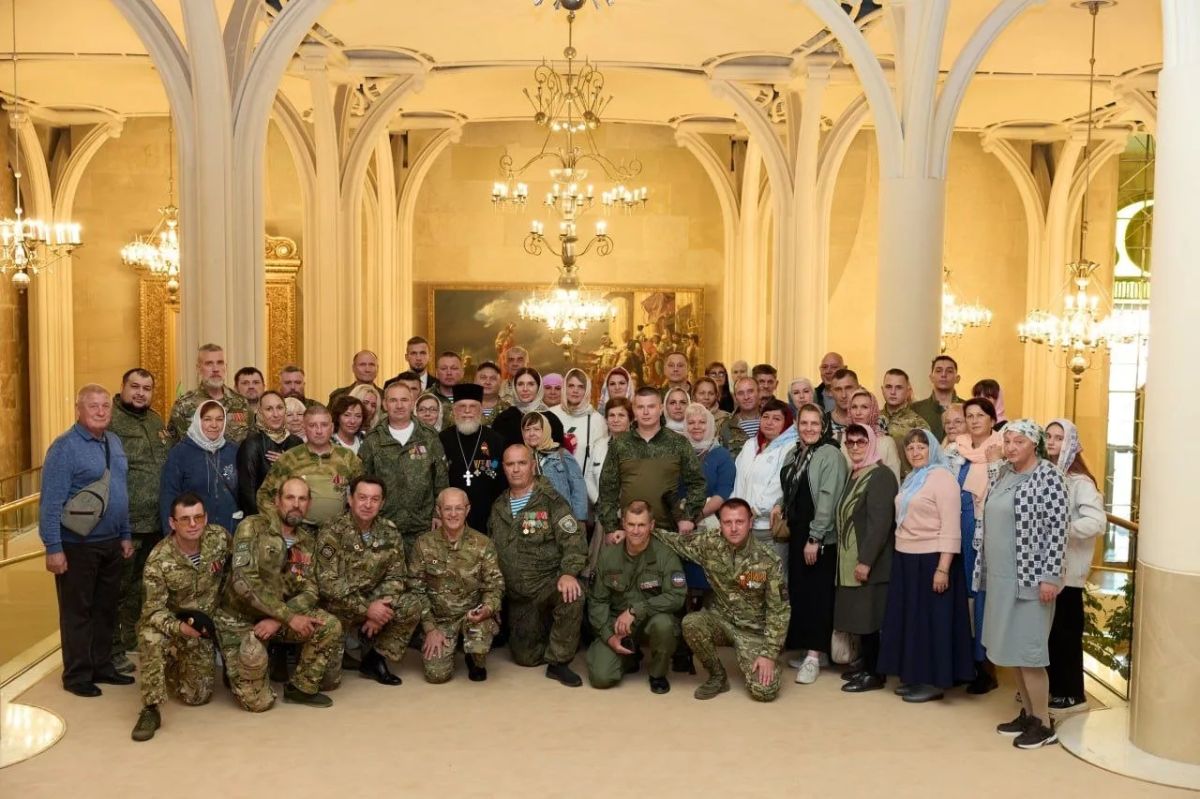 Ветераны СВО и их близкие поклонились мощам святого благоверного князя Дмитрия Донского — покровителя русского воинства Ветераны СВО и их близкие поклонились мощам святого благоверного князя Дмитрия Донского — покровителя русского воинства