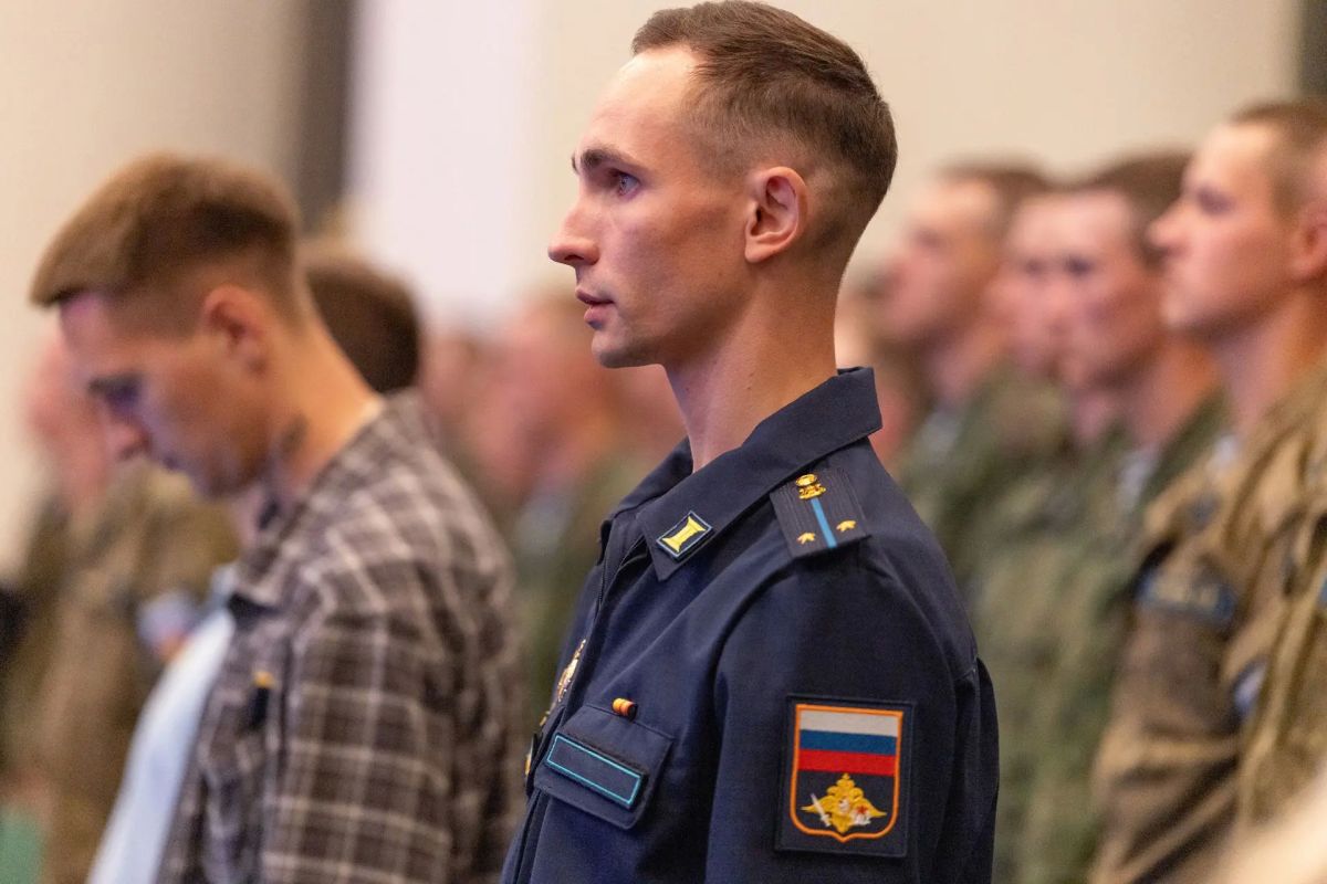 В Большом концертном зале Псковской областной филармонии прошла первая в регионе церемония вручения медалей «Отец солдата» В Большом концертном зале Псковской областной филармонии прошла первая в регионе церемония вручения медалей «Отец солдата»