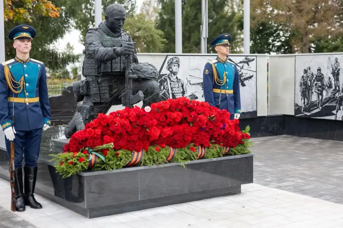 Михаил Ведерников: 18 сентября – наша региональная дата: День памяти псковичей, погибших при защите Отечества Михаил Ведерников: 18 сентября – наша региональная дата: День памяти псковичей, погибших при защите Отечества