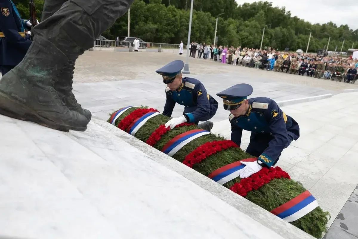 Михаил Ведерников: 18 сентября – наша региональная дата: День памяти псковичей, погибших при защите Отечества Михаил Ведерников: 18 сентября – наша региональная дата: День памяти псковичей, погибших при защите Отечества