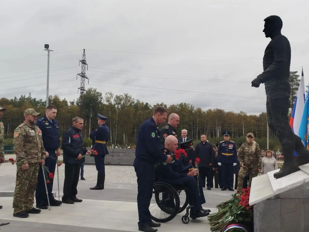 Псковской области отметили региональную памятную дату – День памяти псковичей, погибших при защите Отечества. Она учреждена 18 сентября по инициативе Губернатора Псковской области Михаила Ведерникова Псковской области отметили региональную памятную дату – День памяти псковичей, погибших при защите Отечества. Она учреждена 18 сентября по инициативе Губернатора Псковской области Михаила Ведерникова
