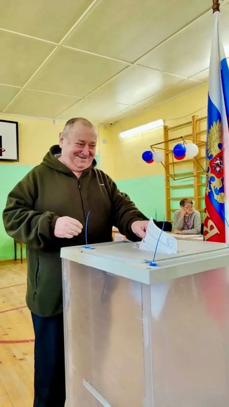 Жители Псковской области активно голосуют на выборах депутатов Госдумы и регионального Заксобрания Жители Псковской области активно голосуют на выборах депутатов Госдумы и регионального Заксобрания
