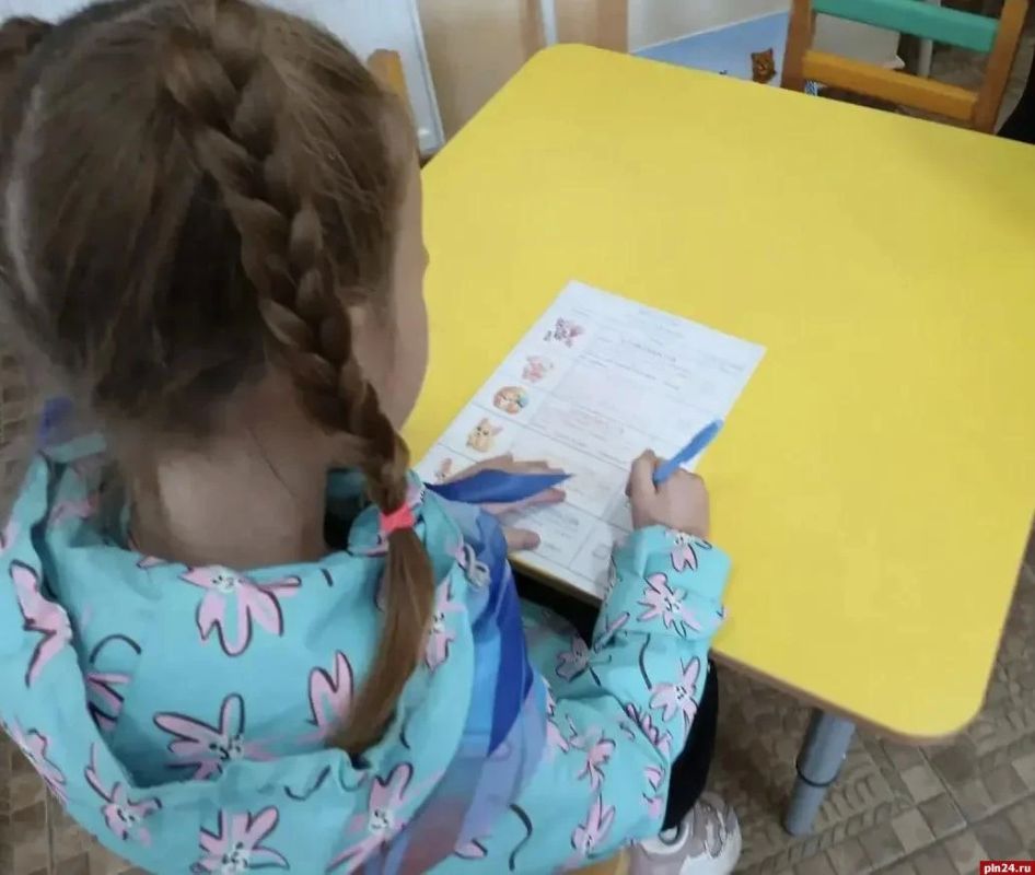 Клубкохвостик или Обнимусик: как детские уголки работают на выборах в Псковской области Клубкохвостик или Обнимусик: как детские уголки работают на выборах в Псковской области
