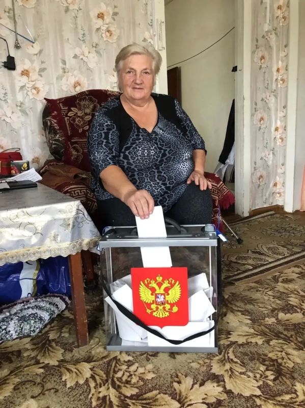 Голосование продолжается!. В Псковской области сейчас проходит выездное голосование Голосование продолжается!. В Псковской области сейчас проходит выездное голосование
