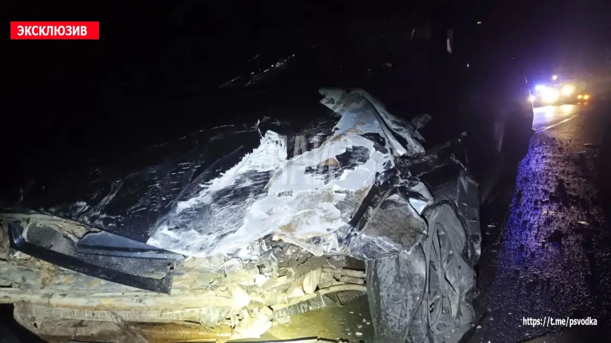 В Бежаницком районе, в деревне Иваново, столкнулись автомобили Renault Scenic и ВАЗ-2110 В Бежаницком районе, в деревне Иваново, столкнулись автомобили Renault Scenic и ВАЗ-2110
