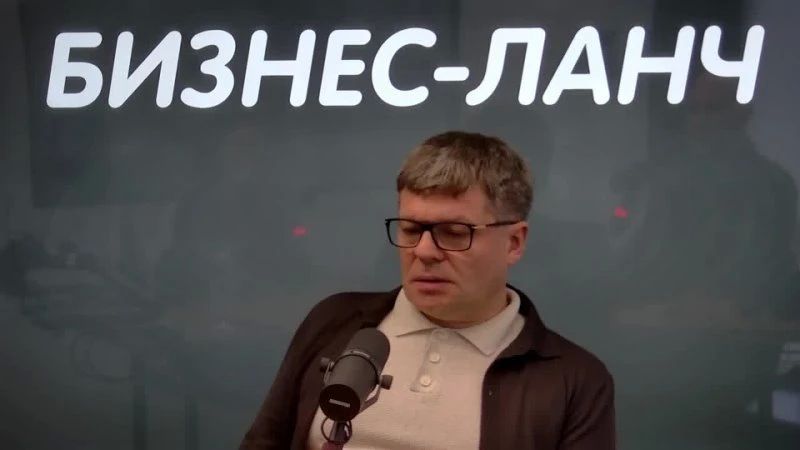 Директор компании «Химфлекс» Тимур Широков стал гостем программы «Бизнес-ланч» на радиостанции «Серебряный дождь» (88.3 FM) в Пскове