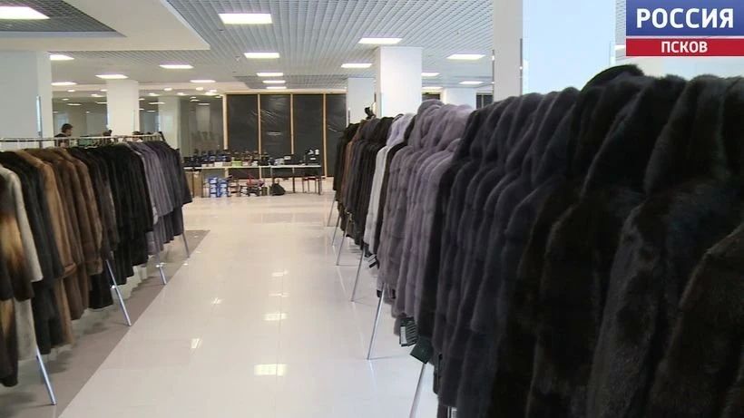 В ЦУМе Пскова открылась выставка-продажа шуб и дубленок из Пятигорска В ЦУМе Пскова открылась выставка-продажа шуб и дубленок из Пятигорска