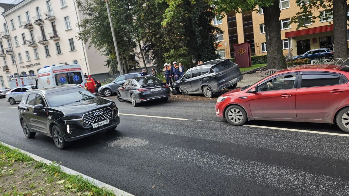Первое крупное ДТП на обновленной ул. Советской в Пскове