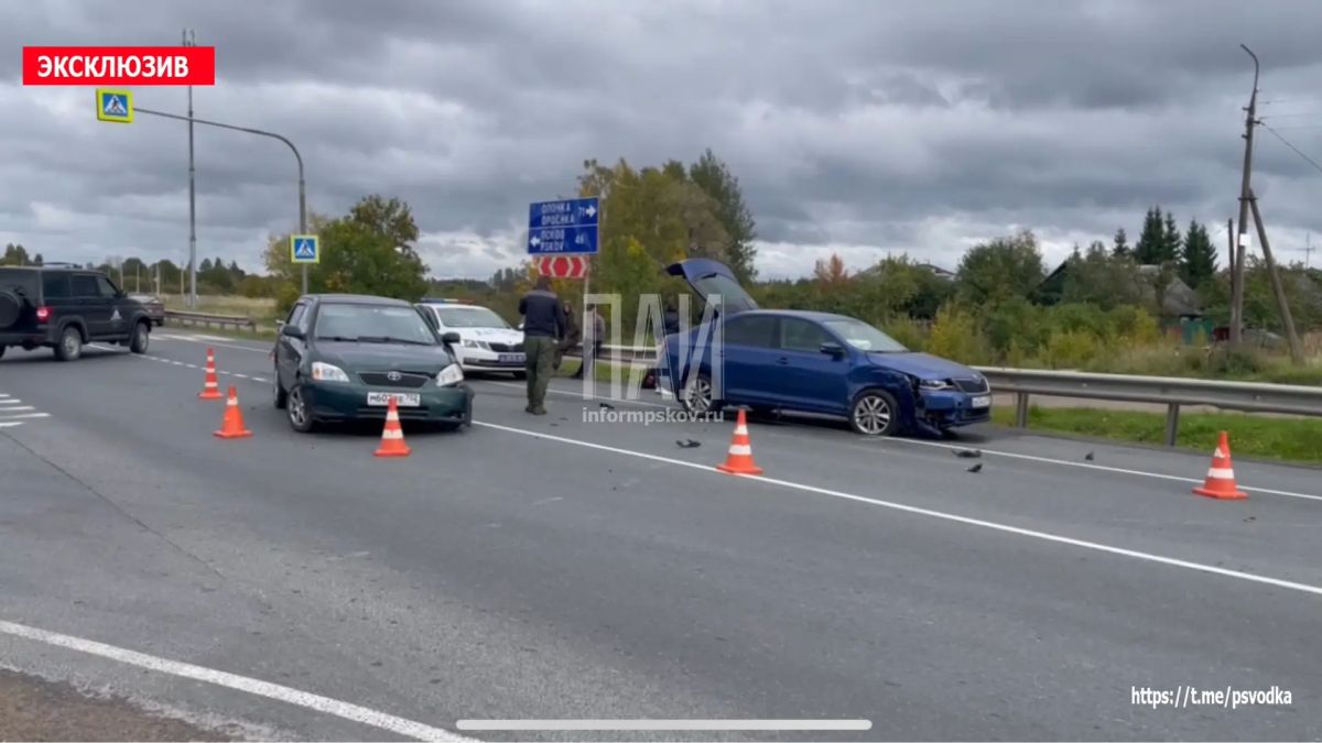 В Острове, на улице Молодогвардейцев 54, произошло столкновение автомобилей Skoda и Toyota В Острове, на улице Молодогвардейцев 54, произошло столкновение автомобилей Skoda и Toyota