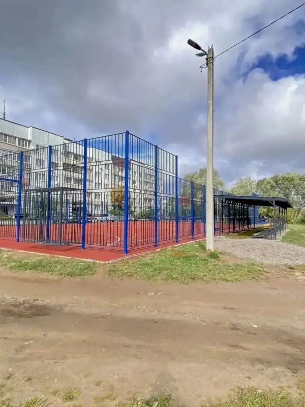 Устройство «умной» спортивной площадки завершено в деревне Переслегино Великолукского района Устройство «умной» спортивной площадки завершено в деревне Переслегино Великолукского района